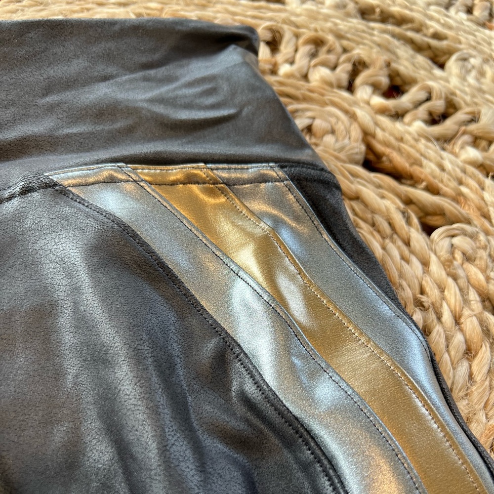 NWT Spanx Leggings- Size M - Picture 5 of 5